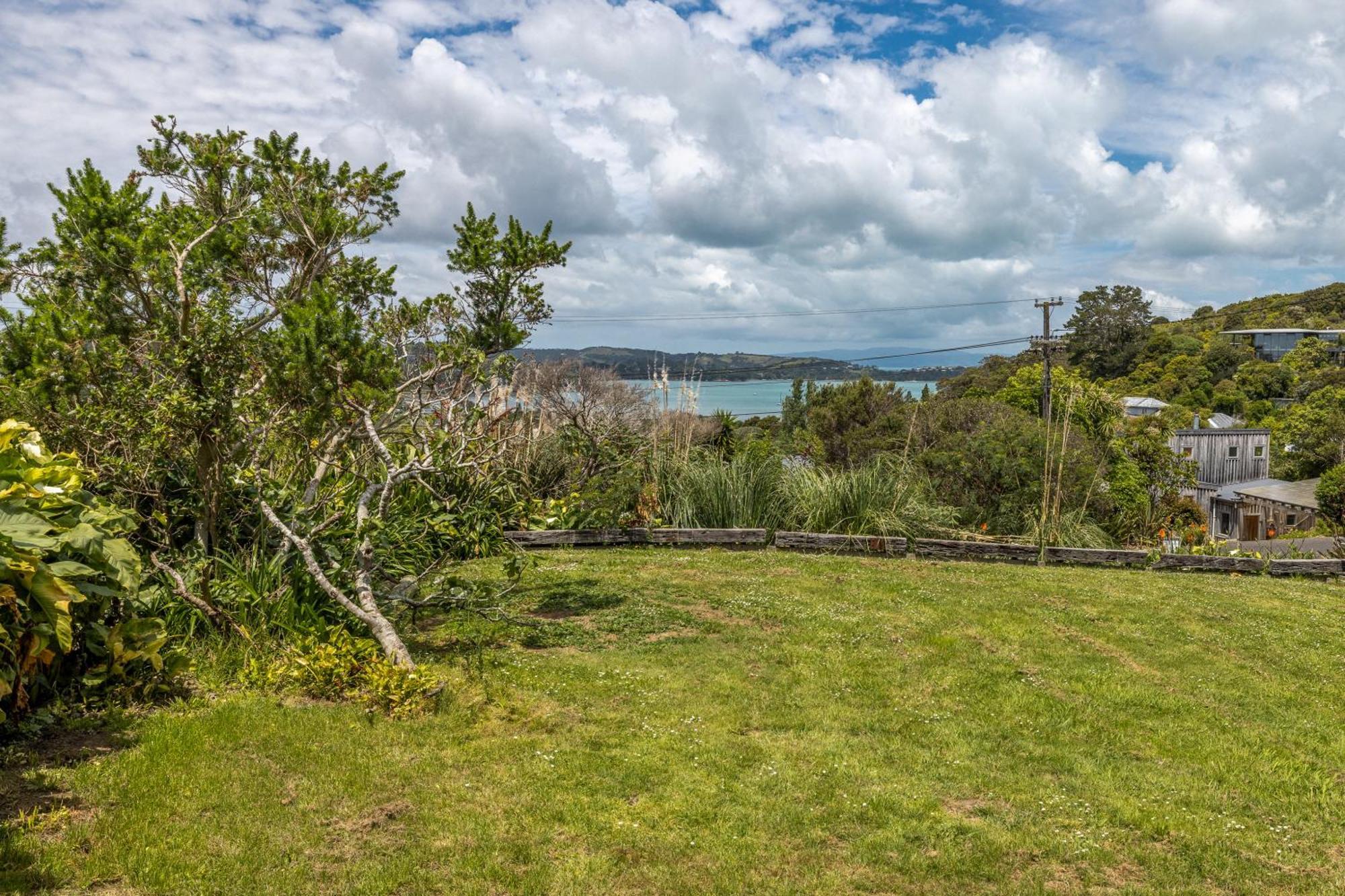 Church Bay Views - Stay Waiheke Oneroa ภายนอก รูปภาพ