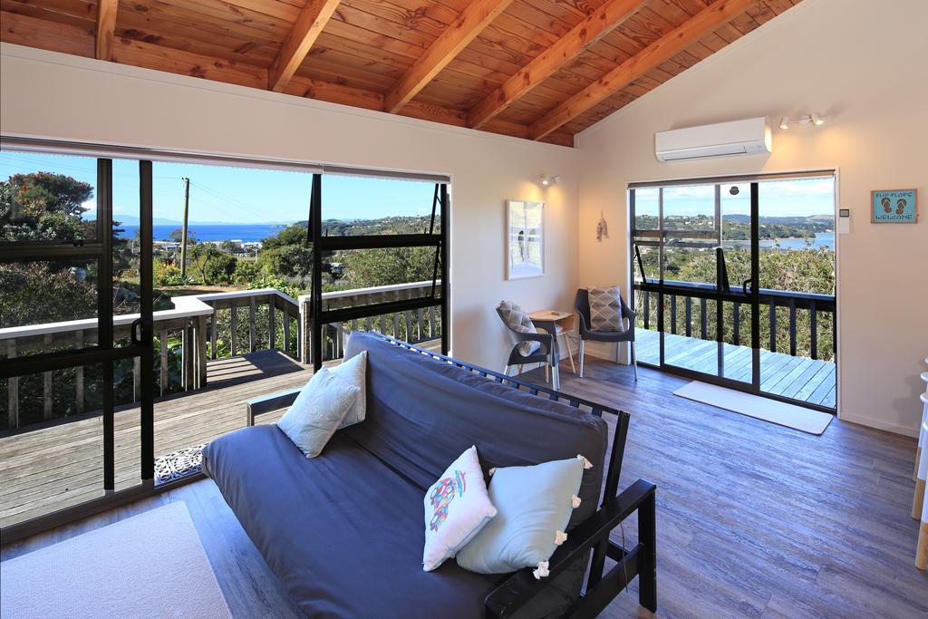 Church Bay Views - Stay Waiheke Oneroa ภายนอก รูปภาพ